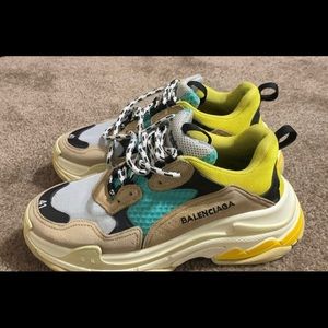 Balenciagas triple S